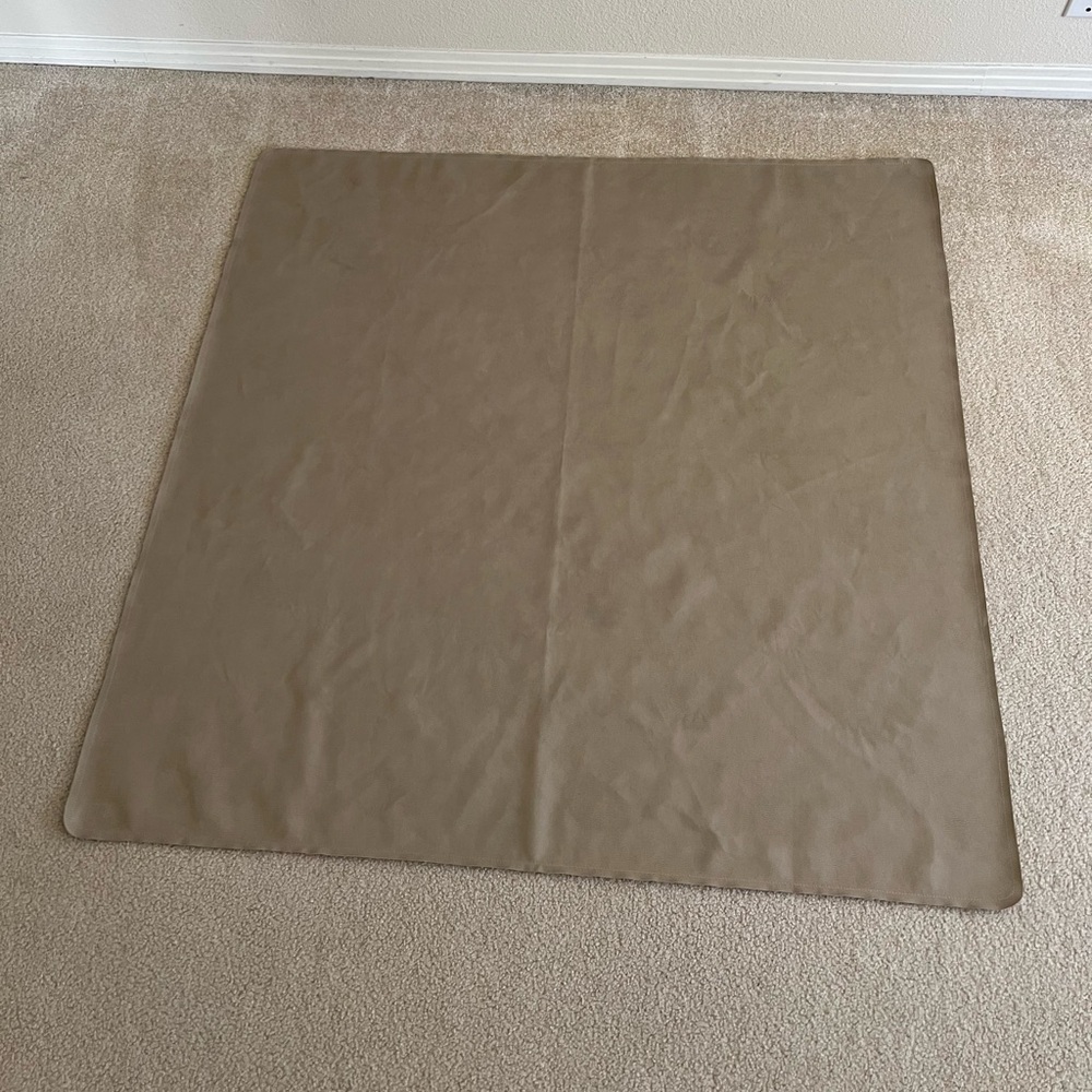 Midi Sized Gathre Mat in Fog
